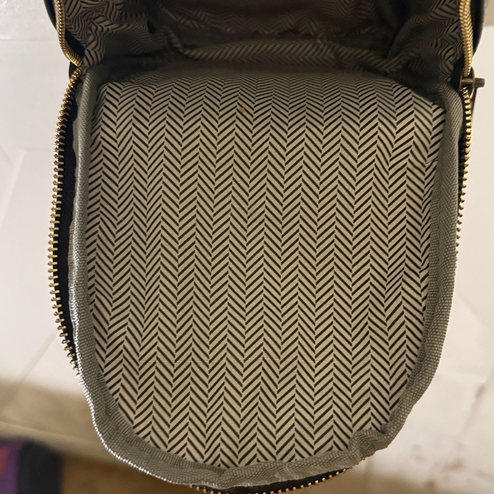 Cross body bag with vibrant native strap - Picture 12 of 15